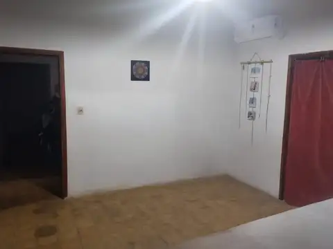 Casa 5 ambientes con 1 baño