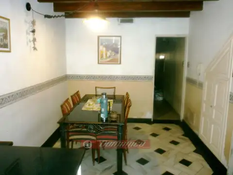 Casa 5 ambientes con 4 baños