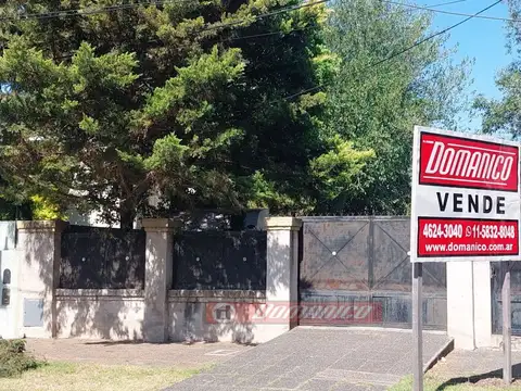 Casa - Venta - Argentina, CASTELAR - AV. SANTA ROSA 249
