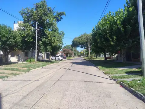 LOTE CON CASA DE 3 AMB. 300 m2 - QUILMES OESTE