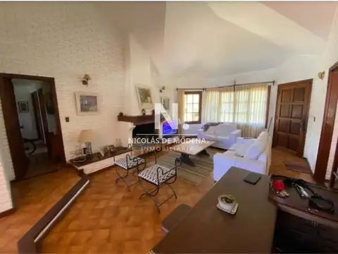 Casa 5 ambientes con 2 baños