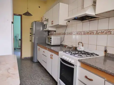 Casa 6 ambientes con 3 baños