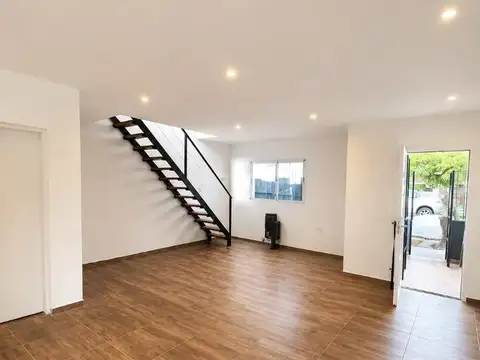 Depto Tipo Casa en Venta de 4 ambientes