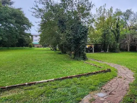 Quinta de 3.650 m2 zona residencial Moreno