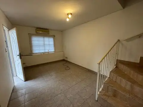 Casa en Alquiler en Villa Sarmiento, $ 800.000