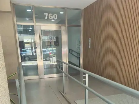 Rio De Janeiro 700, Piso 8