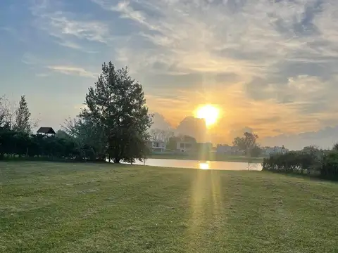 Terreno en  venta en barrio cerrado
