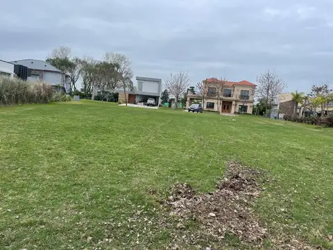 Terreno en  venta en barrio cerrado