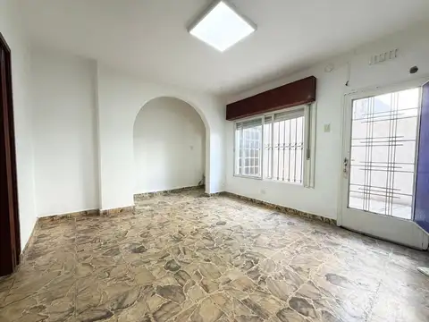 Depto Tipo Casa 2 ambientes con 1 baño