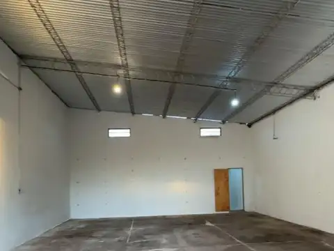 Galpon en Alquiler 10  mts Fondo