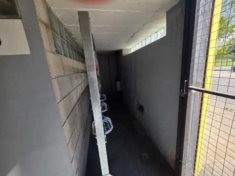 ALQUILO LOCAL UBICADO EN UNA ZONA MUY ESTRATEGICA A SOLO 5 CUADRAS DE AVENIDA BEIRO Y GENERAL PAZ
