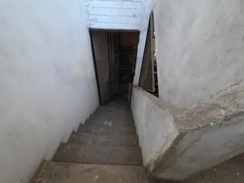 ALQUILO LOCAL UBICADO EN UNA ZONA MUY ESTRATEGICA A SOLO 5 CUADRAS DE AVENIDA BEIRO Y GENERAL PAZ