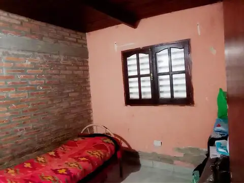 Casa 4 ambientes con 1 baño