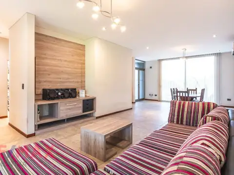 Casa en Venta en La Reja, USD 310.000