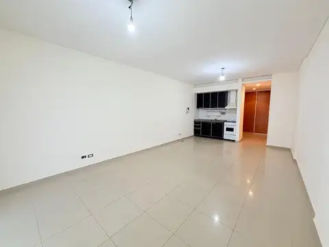 Hermoso monoambiente en alquiler con patio en excelente zona de villa del parque