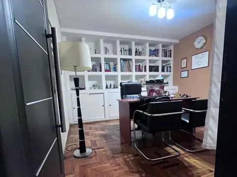 Depto Tipo Casa en Venta en Villa del Parque, USD 215.000