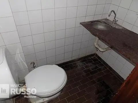 EXCELENTE LOCAL en “PASEO FLORIDO”