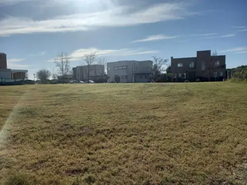 Terreno en Venta en El Cantón - Barrio Golf, USD 90.000