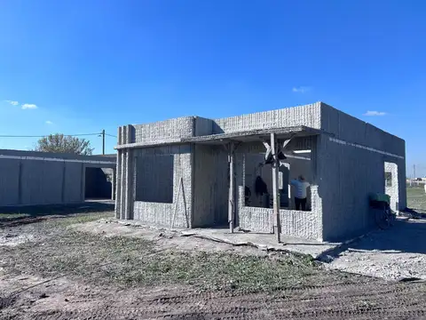 Casa 3 ambientes con 1 baño