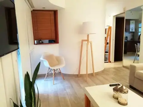 Departamento 2 dormitorios con patio. Venta. La Plata
