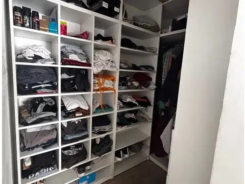 SE VENDE CASA DE 2 DORM, PATIO Y PILETA!