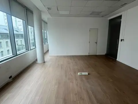 Oficina en Alquiler con 1 cochera