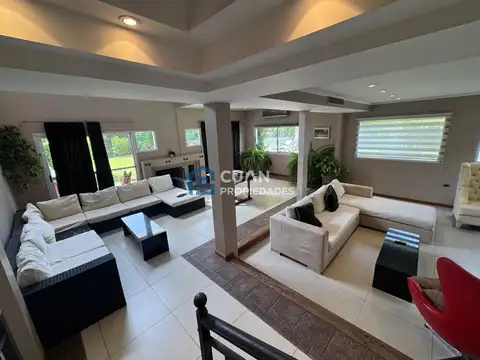 Casa 5 ambientes con 5 baños
