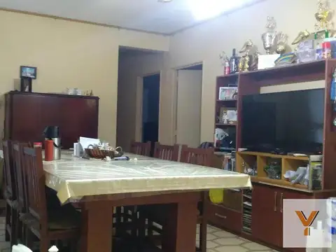 Departamento en venta - 3 Dormitorios 2 Baños - 81Mts2 - Villa Lugano