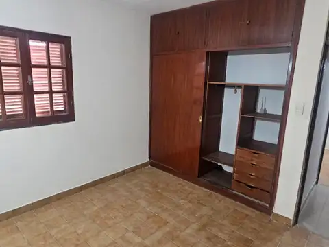 Casa en Alquiler con 1 cochera