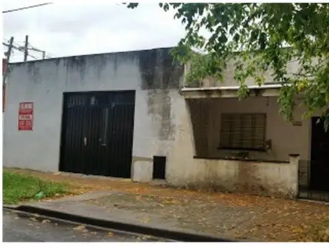 CASA TRES AMBIENTES CON GALPÓN