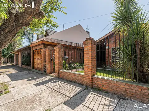 VENTA CASA 4 AMBIENTES VILLA SARMIENTO PARQUE PILETA QUINCHO
