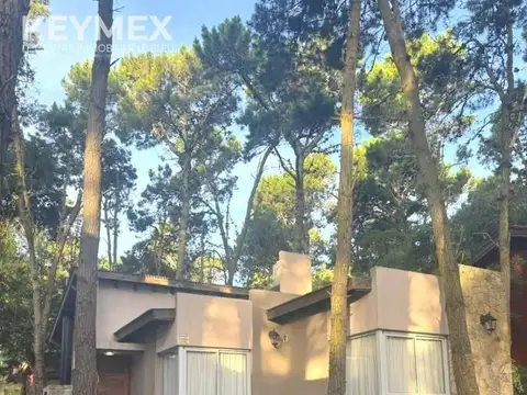 Dos casas en amplio lote en Mar Azul