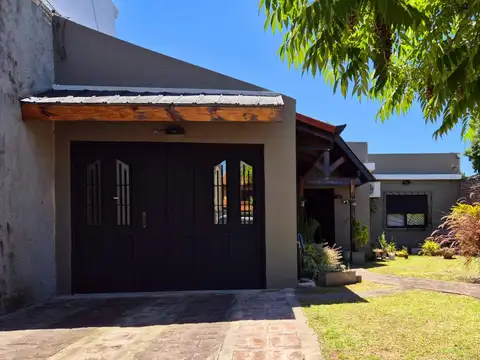 VENTA CASA 6 AMBIENTES +PILETA+JARDIN+COCHERAS