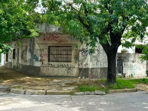 VENTA CASA 4 AMB EN ESQUINA – EXCELENTE UBICACIÓN – IDEAL INVERSOR / DESARROLLO – MUÑIZ