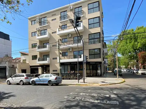 Departamento amoblado exclusivo 3 ambientes en alquiler en Olivos con cochera