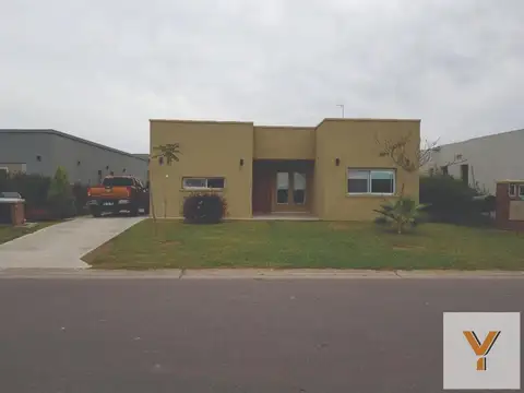 Casa en Venta en Pilar del Este - San Ramon, Countries y Barrios Cerrados en Pilar