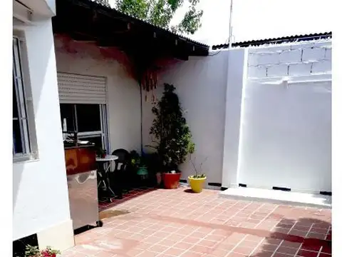 Depto Tipo Casa 2 ambientes con 1 baño