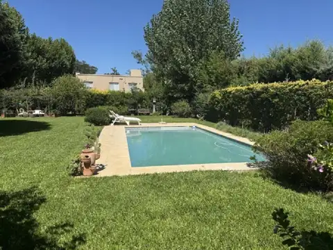 Casa 5 ambientes con 3 baños