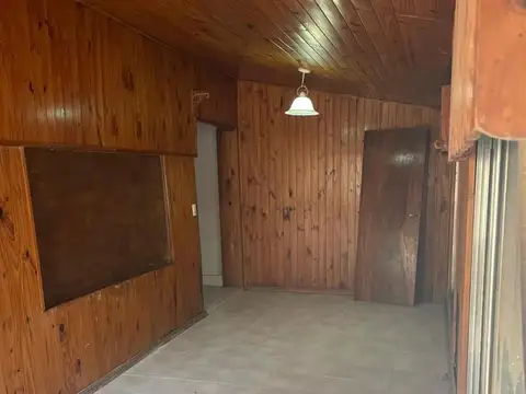 Casa 4 ambientes con 1 baño