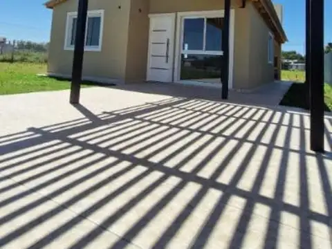 VENTA - CASA 2 DORMITORIOS- EL PLUMERILLO 3150 - PUEBLO ESTHER - LOTEO PALO ALTO