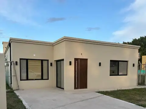 Casa a estrenar en Barrio Cardales Chico