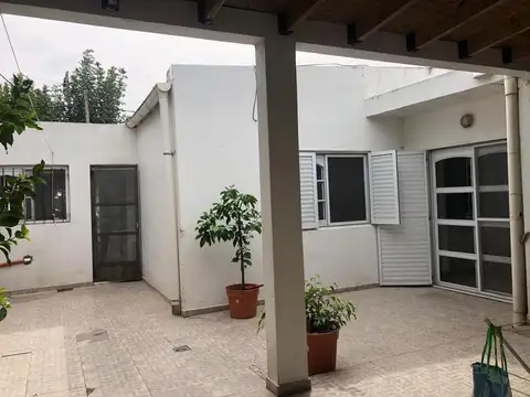 Casa en venta - 3 Dormitorios 1 Baño - Lisandro Olmos