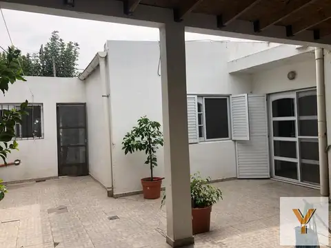 Casa en venta - 3 Dormitorios 1 Baño - Lisandro Olmos