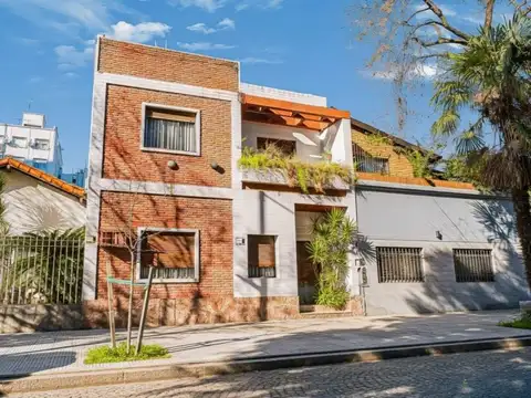 Casa en Devoto A reciclar Lote propio Plaza Arenales Devoto CABA