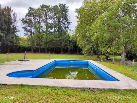 HERMOSA QUINTA CON GRAN PARQUE  ARBOLADO PILETA DE NATACION