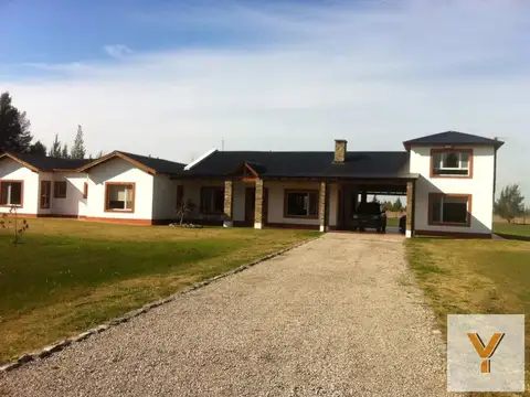 Casa en venta - 4 dormitorios 3 Baños - Cochera - 1000mts2 - Estancia Las Malvinas, Coronel Brandsen