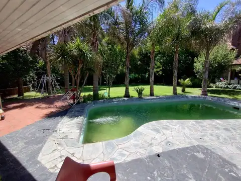 Casa 7 ambientes con 3 baños