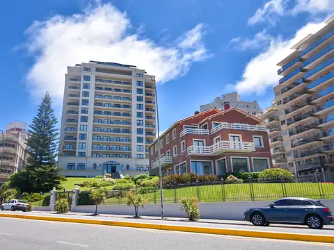 Semipiso  4 ambientes primera linea al mar Dumbledor- Playa chica