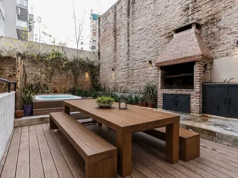 Departamento 4 amb. con patio y cochera en Venta - Recoleta