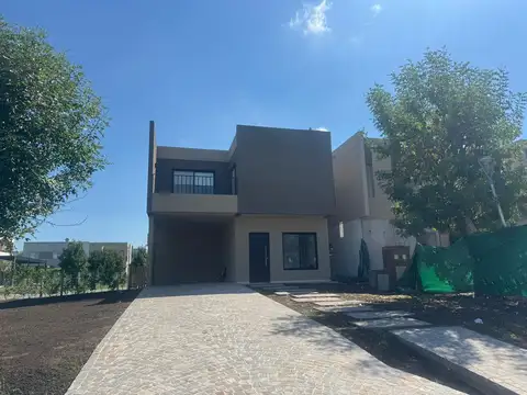 CASA EN VENTA A ESTRENAR BARRIO PRIVADO EL ALJIBE